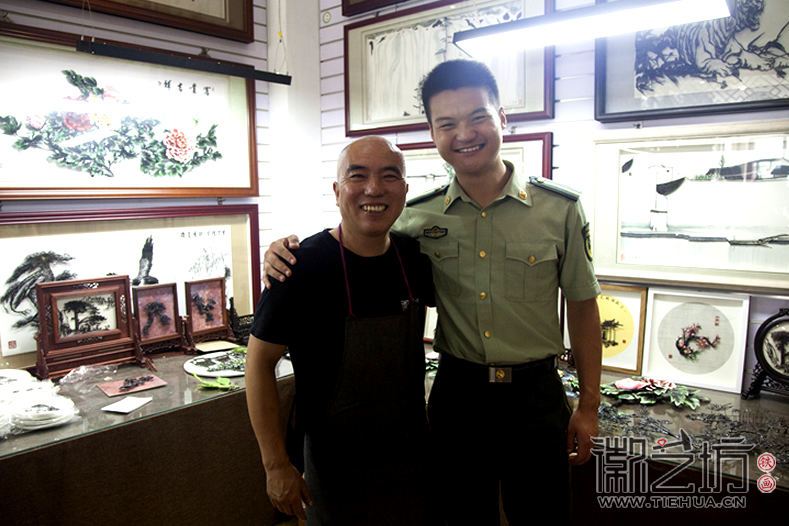 河北武警學院參觀考察徽藝坊鐵畫 (2) 河北武警學院參觀考察徽藝坊鐵畫 (2)