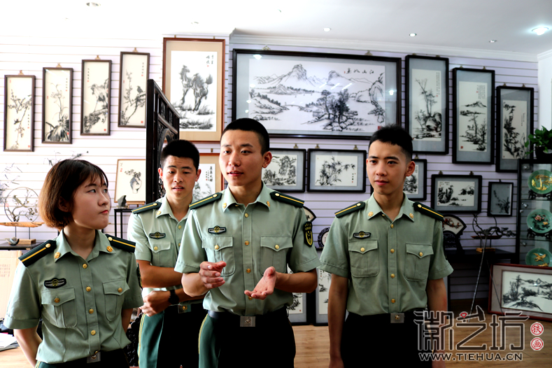 河北武警學院參觀考察徽藝坊鐵畫 (12) 河北武警學院參觀考察徽藝坊鐵畫 (12)